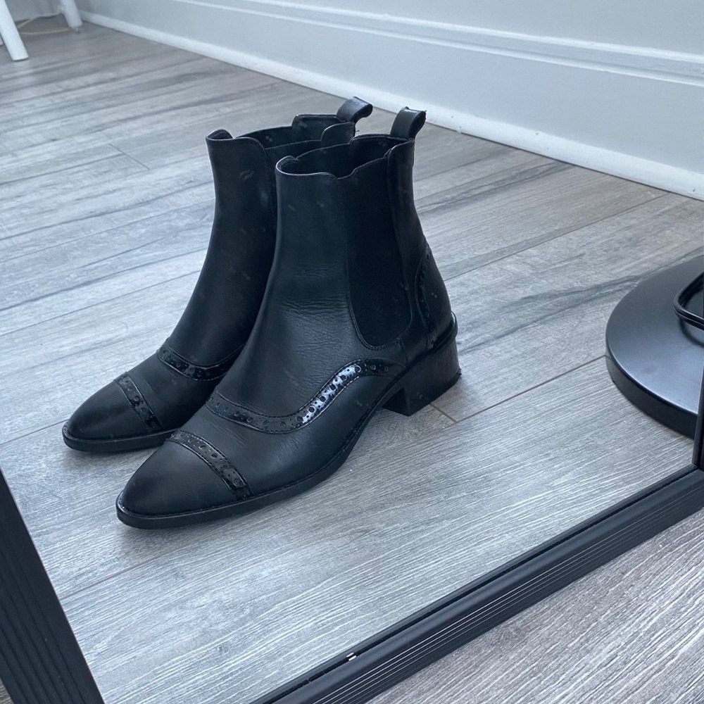Chelsea black boots
